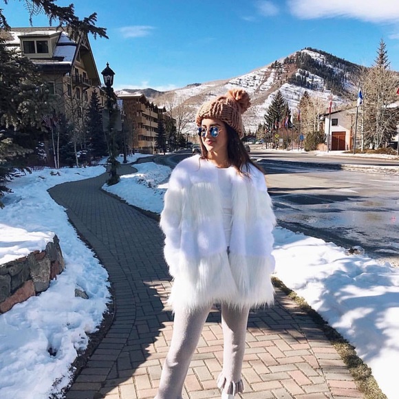 Zara Jackets & Blazers - NWT Zara Cream White Combined Faux Fur Teddy Coat